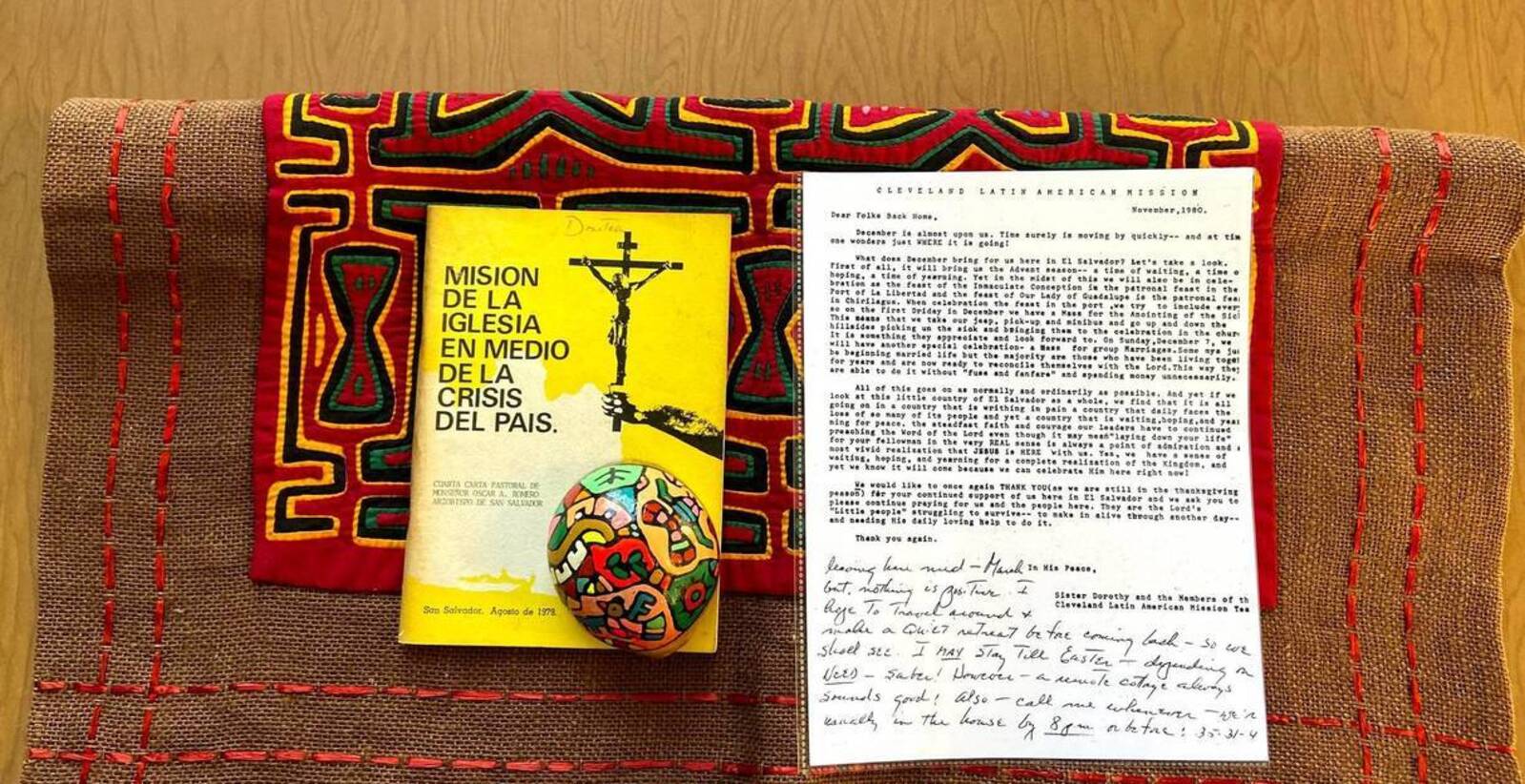 Paintedbowlmadefromaseedpod,J.Dorothy'sMisiondelaIglesiaenMediodelaCrisisdefPais:CuartoCartaPastoraldeMonseflorOscarA.Romero,ArzobispodeSanSalvador,Letter(copy)DorothywrotetotheClevelandDioceseasaCLAMTeammember,Nov.1980